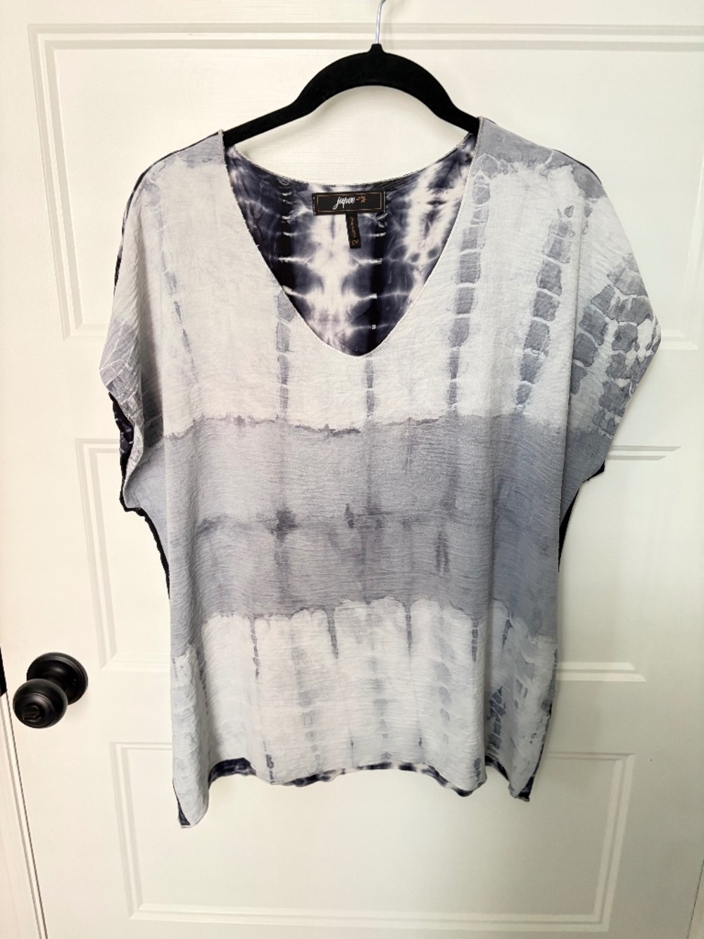 Jupee navy and white tie dye shirt M